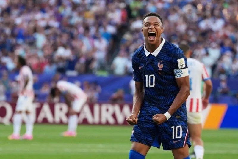 Pháp dẫn đầu trên BXH FIFA